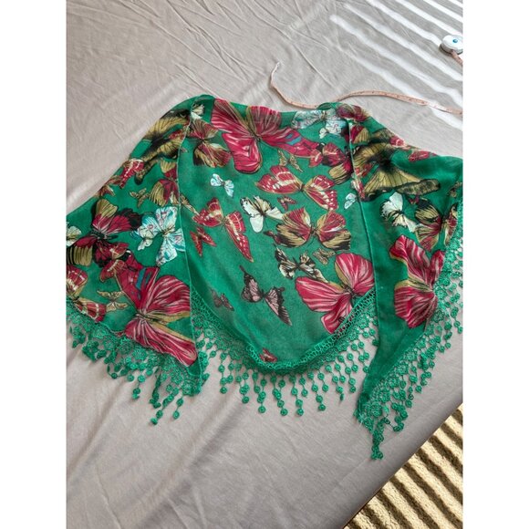 Butterfly Print Green Triangle Scarf With Crochet Lace Trim Tassels - Picture 1 of 5